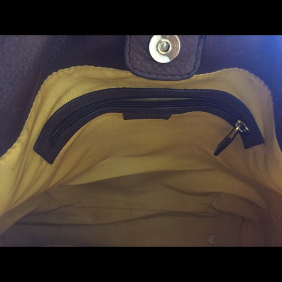 Large leather tote - Picture 6 of 8